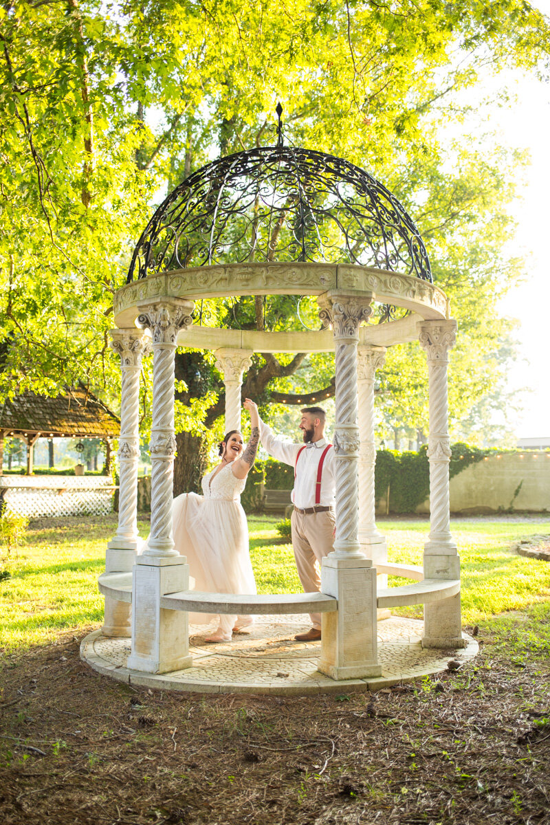 LightCreative_201808_RaleighWeddingPhotographer_StyledShoot_StonewallFarm_052_blog.jpg